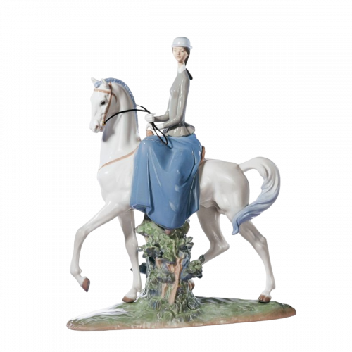 STATUETĂ  WOMAN ON HORSE